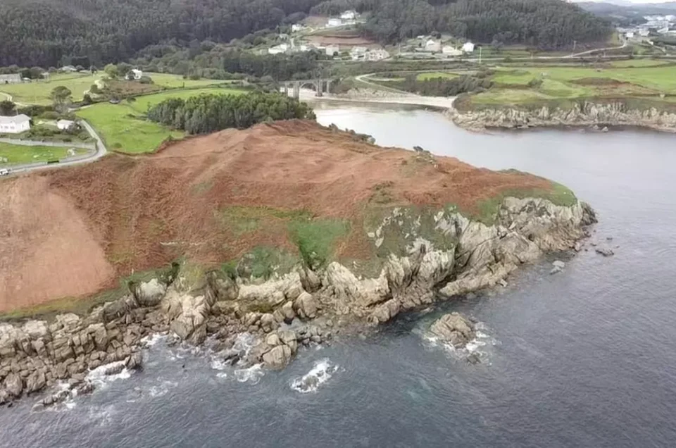 Imaxe aérea do castro de Rueta, en Cervo (Lugo). Incipit - CSIC